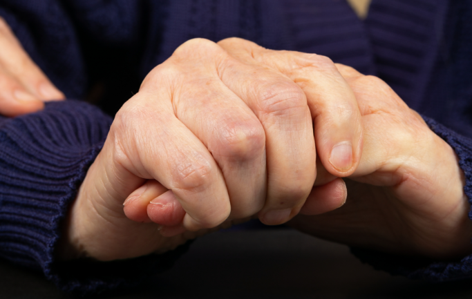 손떨림(진전) 구별법: 손이 떨릴 때 반드시 확인해야 할 4가지 기준